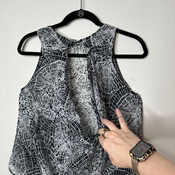 Ovi Black & White Wood Circle Design Keyhole Draped Back Sleeveless Blouse Small - Picture 4 of 11
